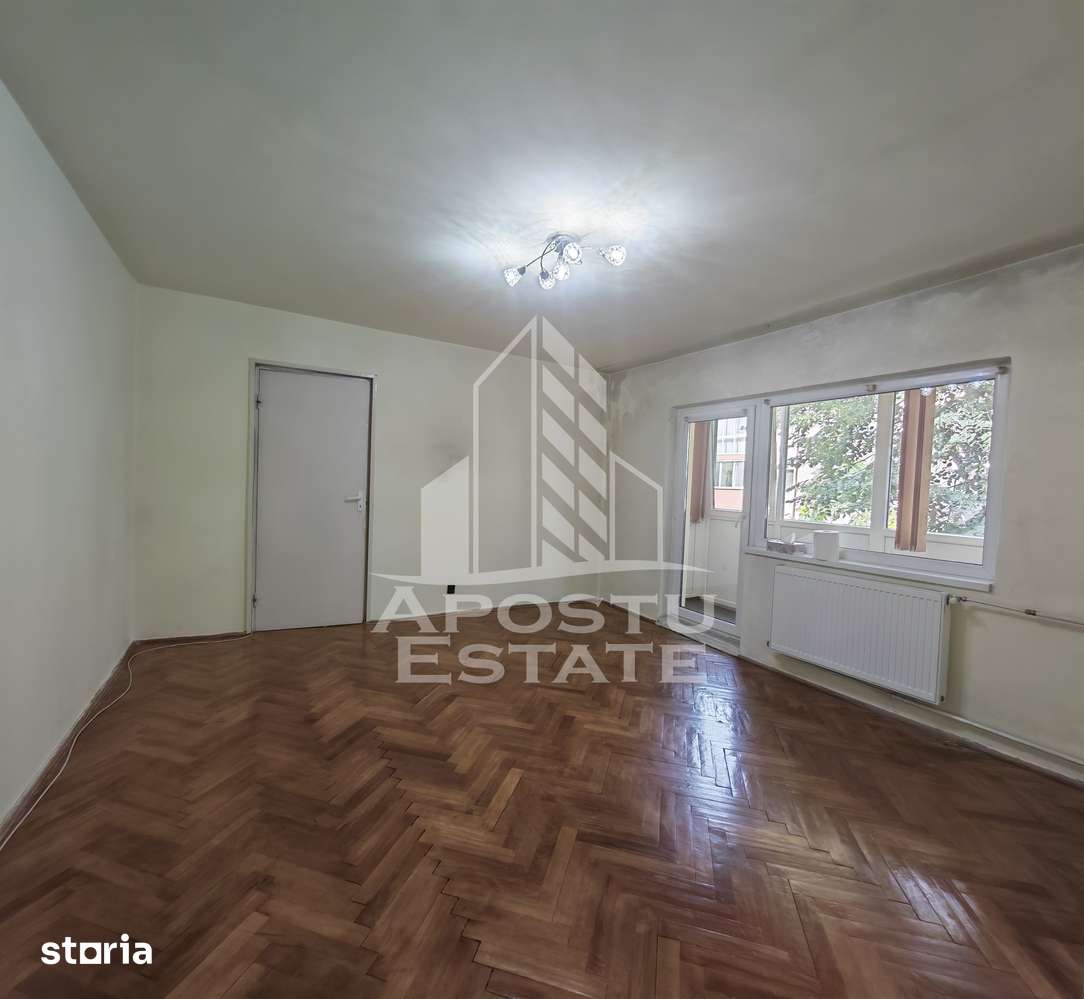 Apartament de vanzare cu 3 camere, 2 bai, 2 balcoane, zona Aradului — fotografia 1