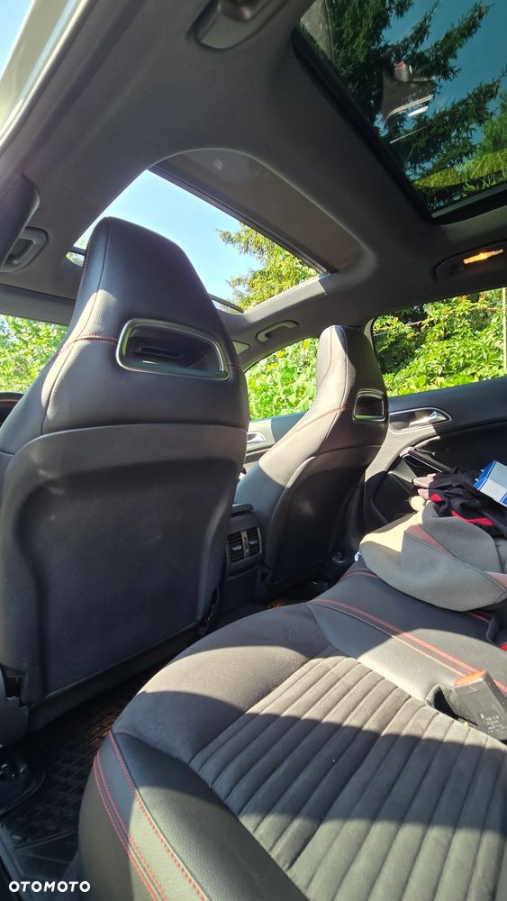 Mercedes-Benz GLA 200 7G-DCT AMG Line - 18