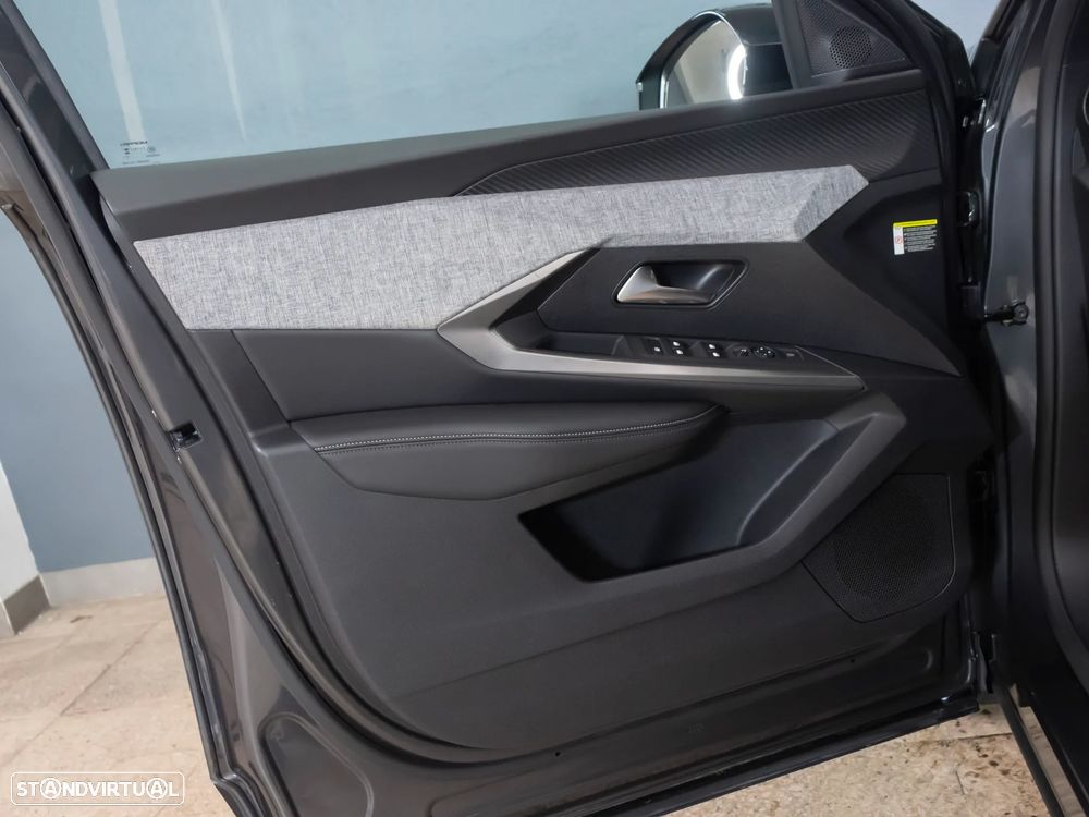 Peugeot 3008 1.2 Hybrid Allure e-DCS6 - 15