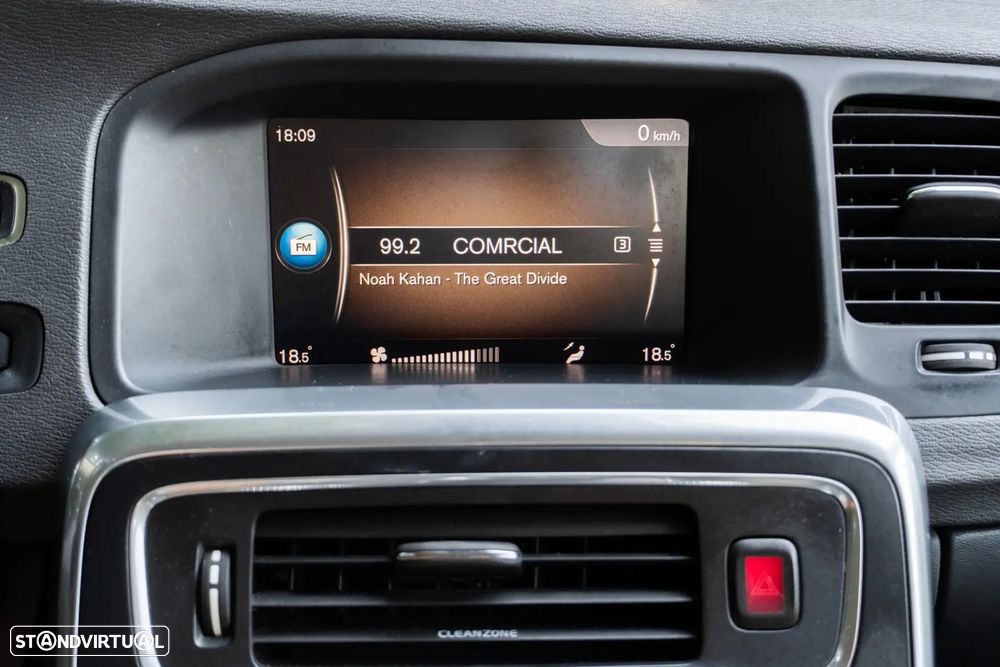 Volvo V60 Cross Country 2.0 D3 Momentum - 13