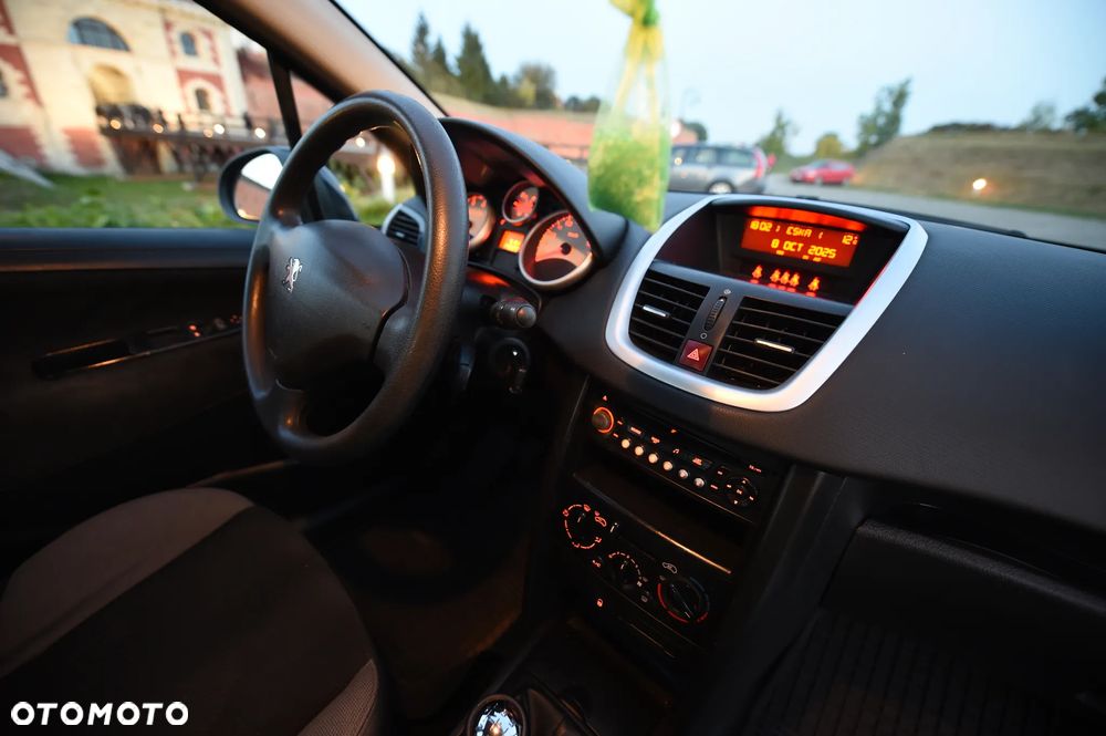 Peugeot 207 - 26