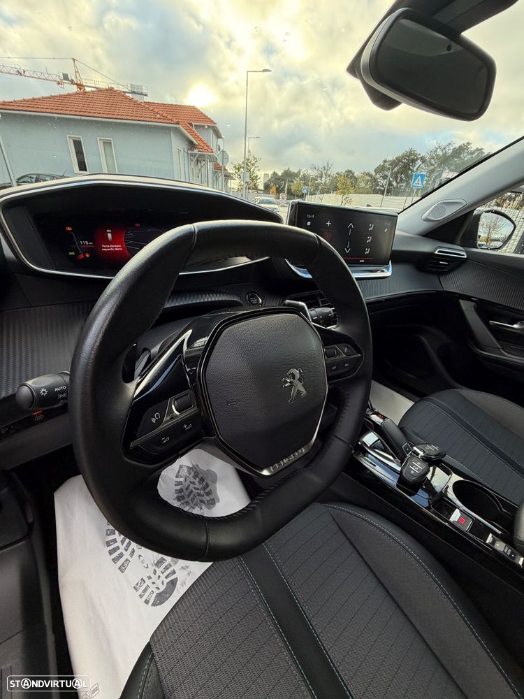 Peugeot 2008 1.5 BlueHDi Allure Pack EAT8 - 21