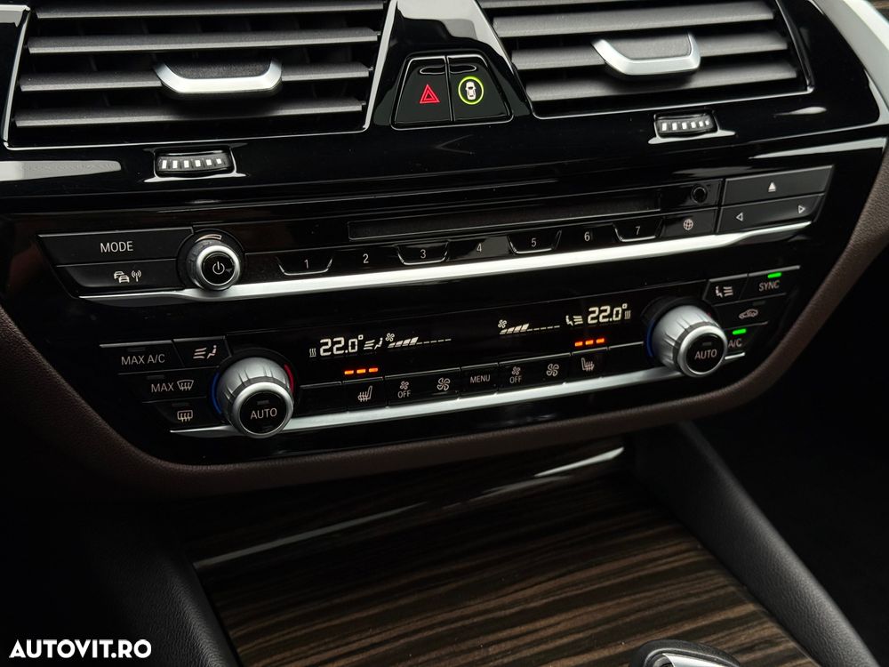 BMW Seria 5 520d Aut. Sport Line - 19