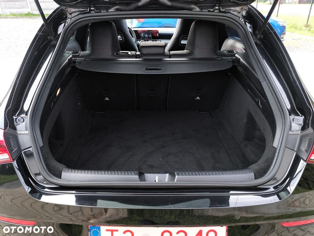 Mercedes-Benz CLA 200 Shooting Brake 7G-DCT AMG Line - 28