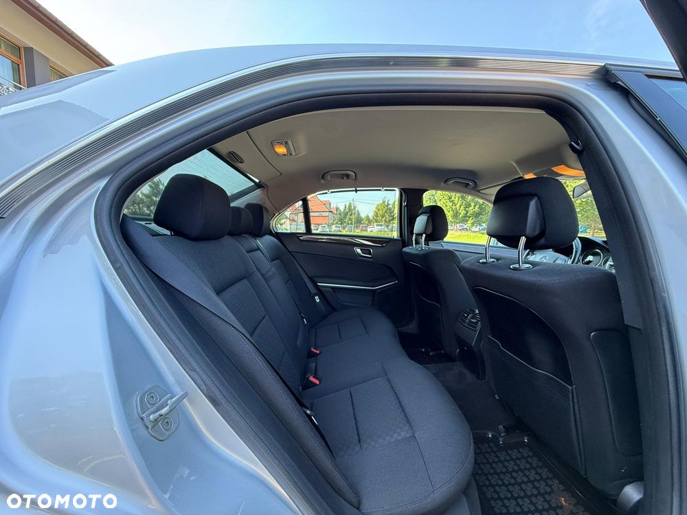 Mercedes-Benz Klasa E 220 BlueTEC 7G-TRONIC Elegance - 31