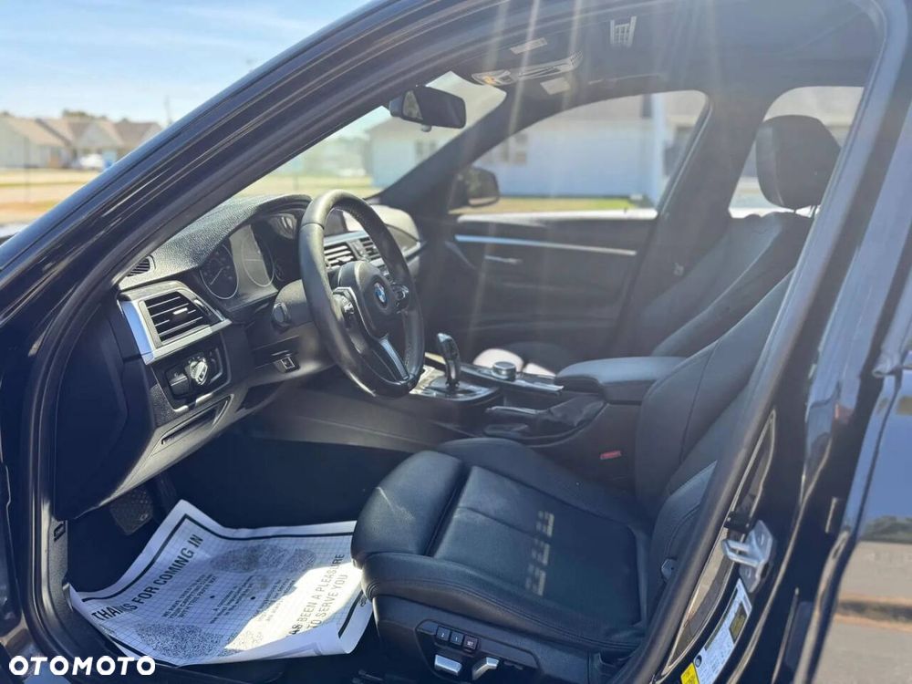 BMW Seria 3 330i xDrive - 12