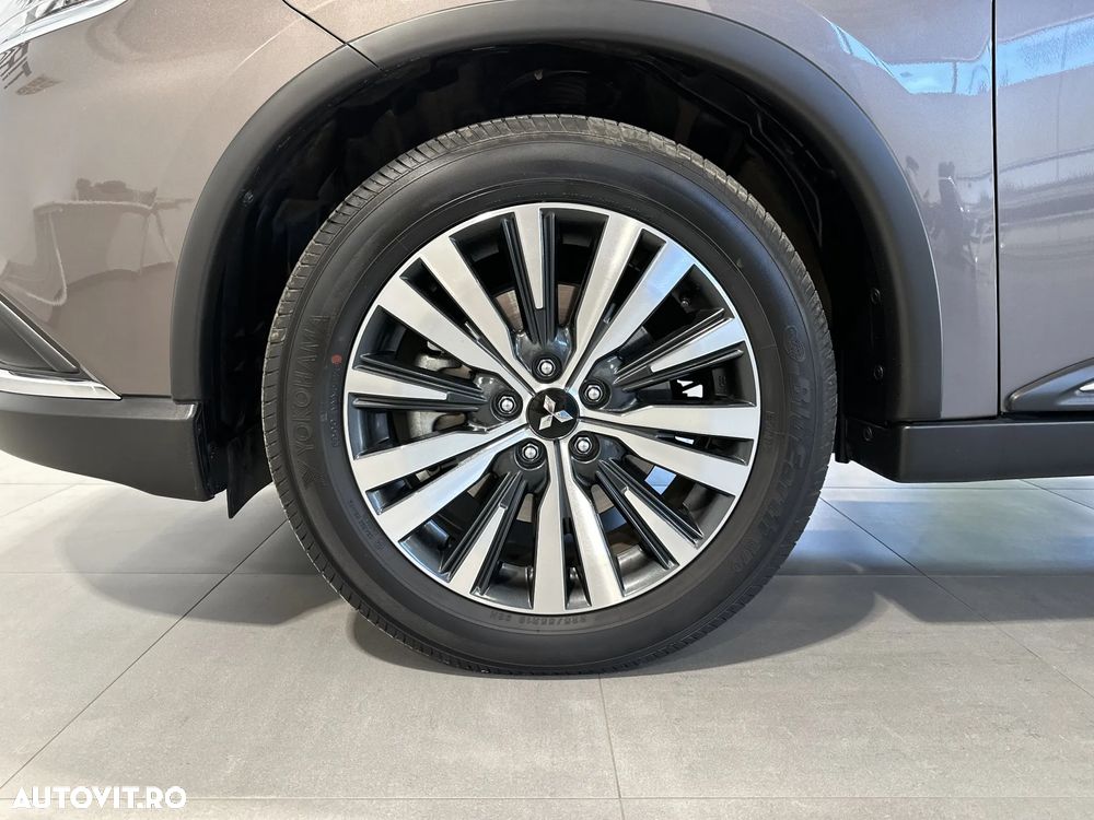 Mitsubishi Outlander - 14