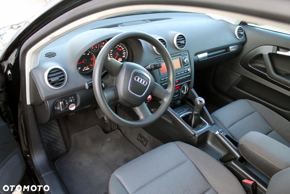 Audi A3 3-drzwiowe 2.0 TDI Ambiente - 10