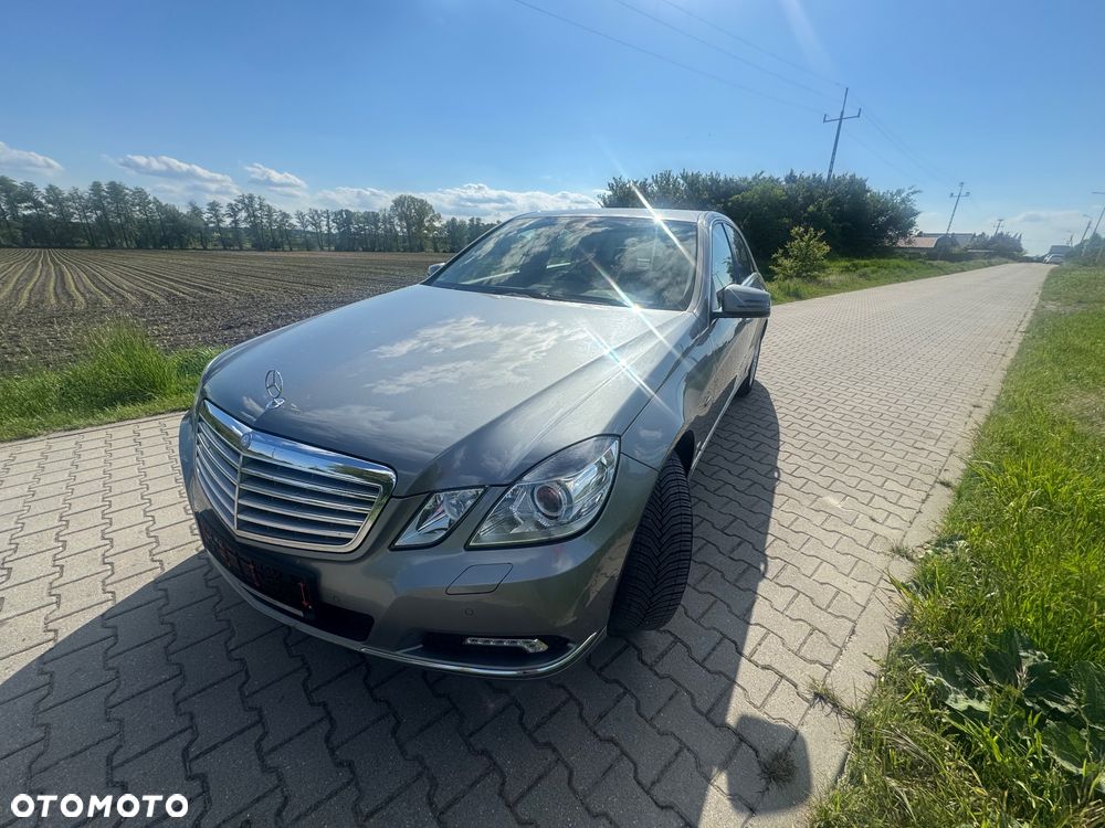 Mercedes-Benz Klasa E 250 BlueEFFICIENCY 7G-TRONIC Elegance - 11