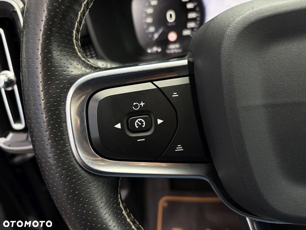 Volvo XC 40 D3 SCR R-Design - 23