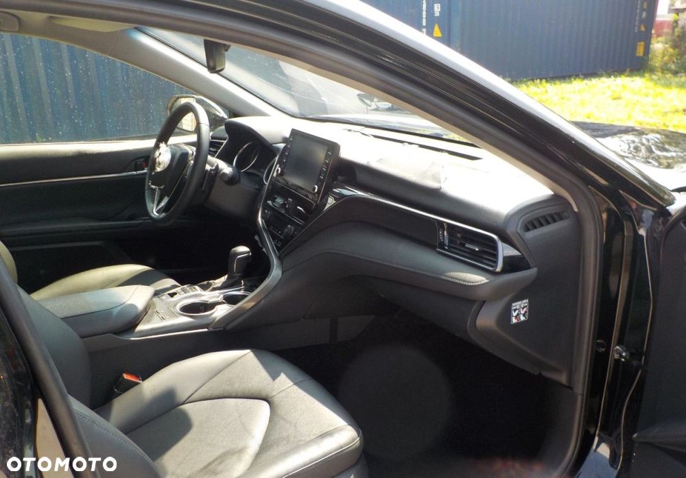Toyota Camry - 16