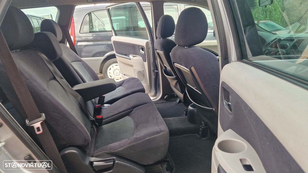 Mitsubishi Grandis 2.0 DI-D Instyle FPF - 21