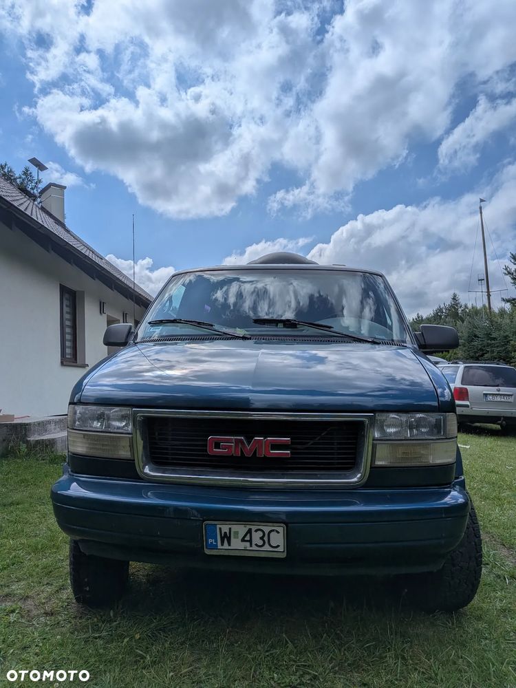 GMC Safari - 1