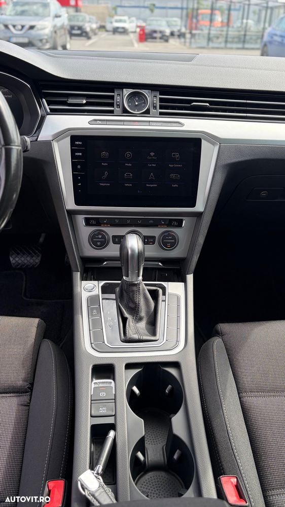 Volkswagen Passat - 24