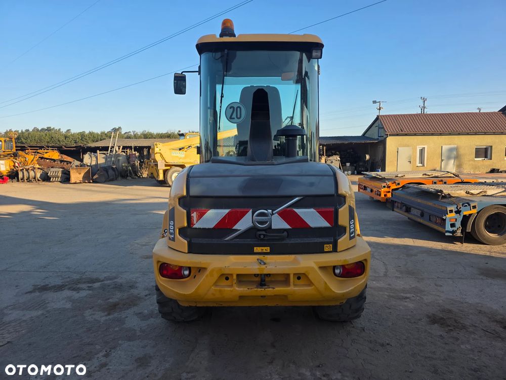 Volvo L30G Krokodyl Widly z Niemiec Cat Liebherr Atlas - 6