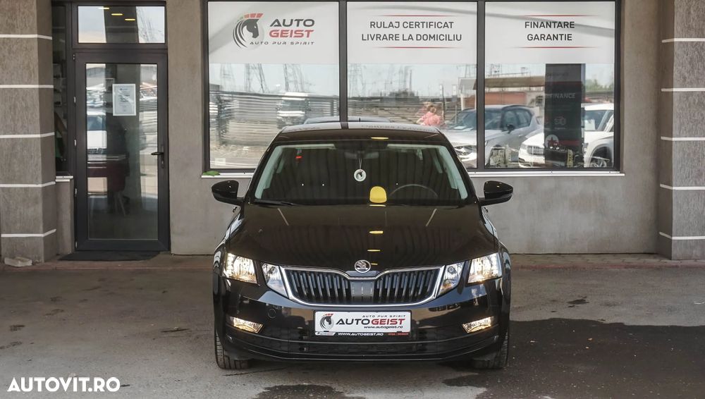Skoda Octavia 2.0 TDI DSG Ambition - 2