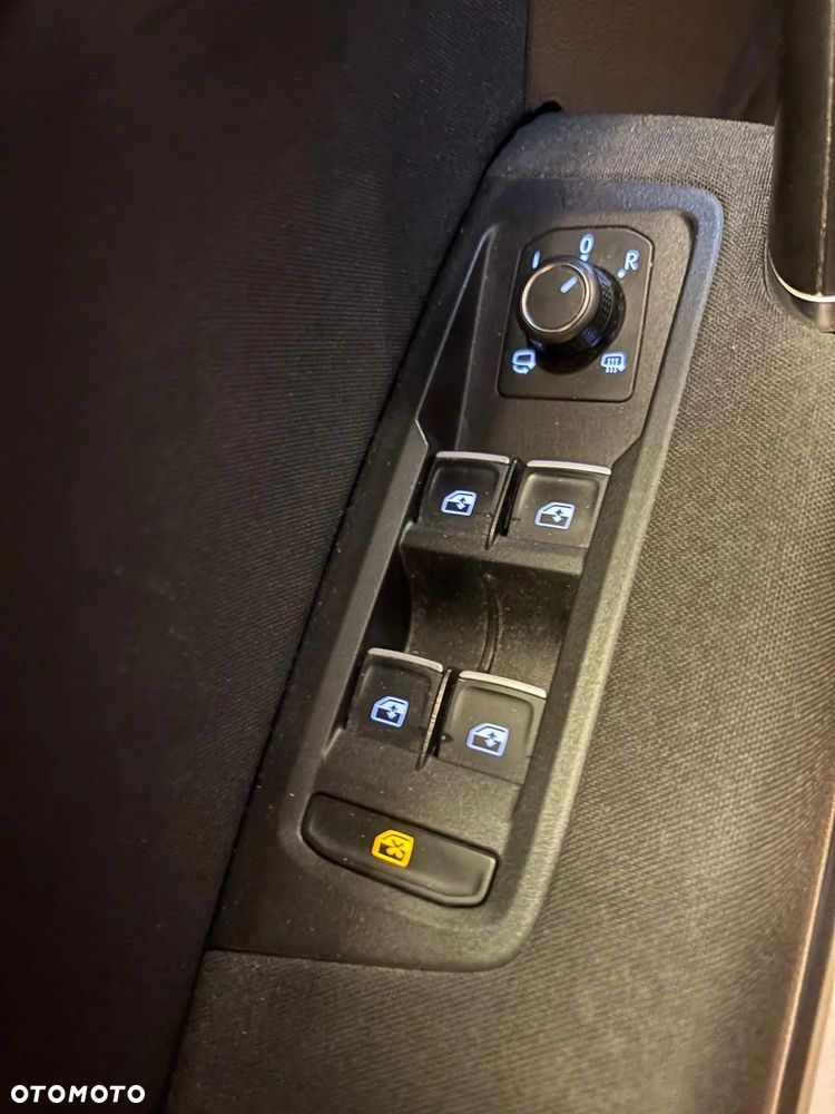 Volkswagen Touran 2.0 TDI BMT Highline - 11