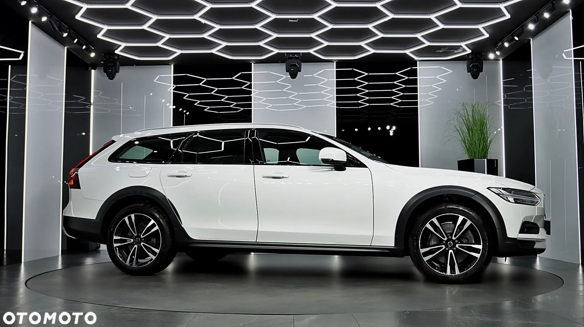 Volvo V90 Cross Country D4 AWD Pro - 12