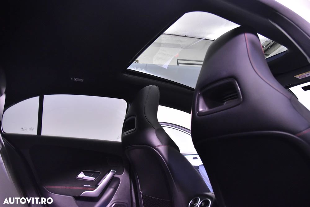 Mercedes-Benz A 200 4MATIC Aut. - 24