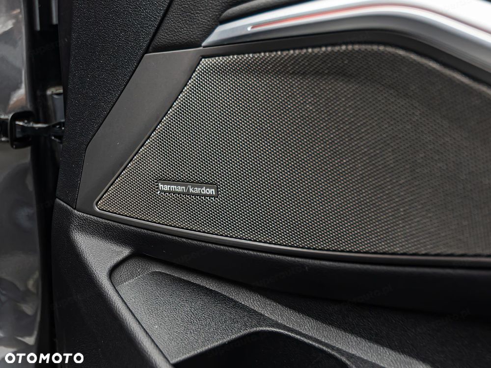 BMW Seria 3 318d M Sport Shadow - 11