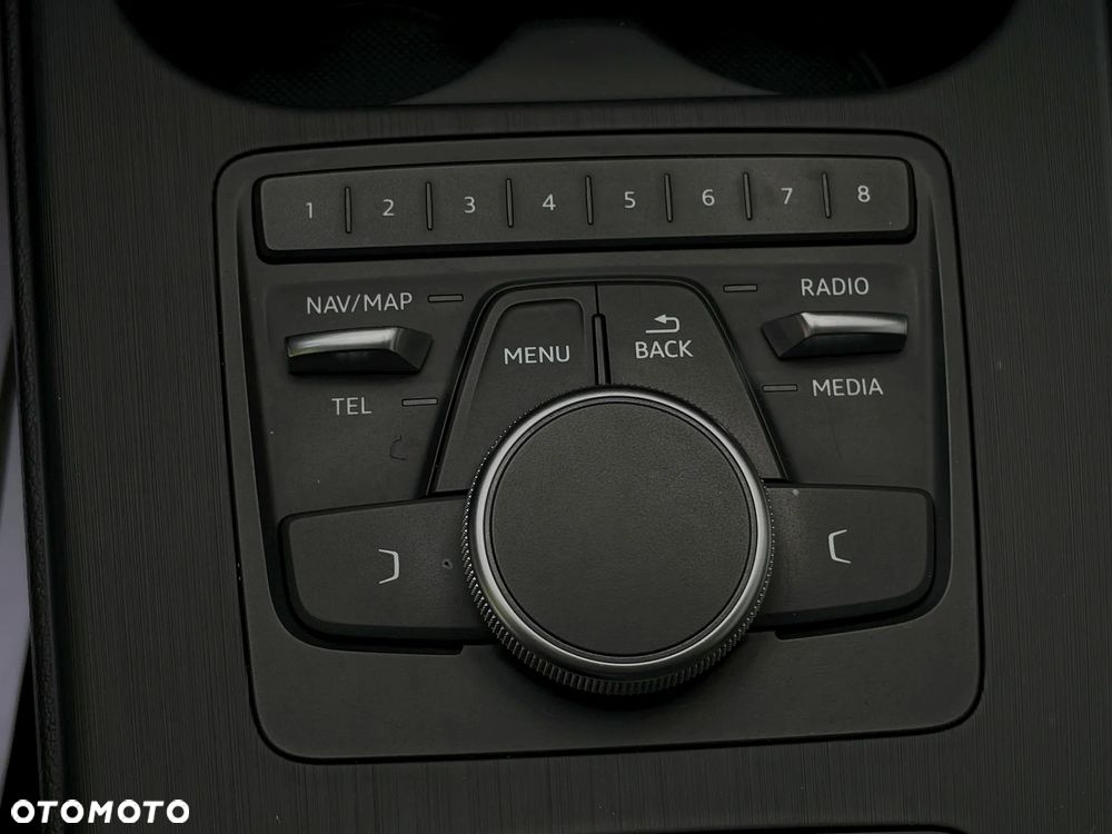 Audi A4 Avant 2.0 TDI ultra S tronic design - 33