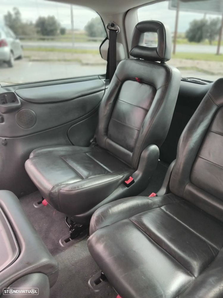 VW Sharan 2.0 TDI Confortline - 26