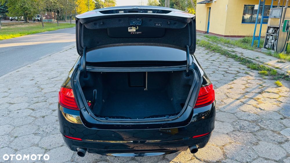 BMW Seria 5 535i xDrive - 23