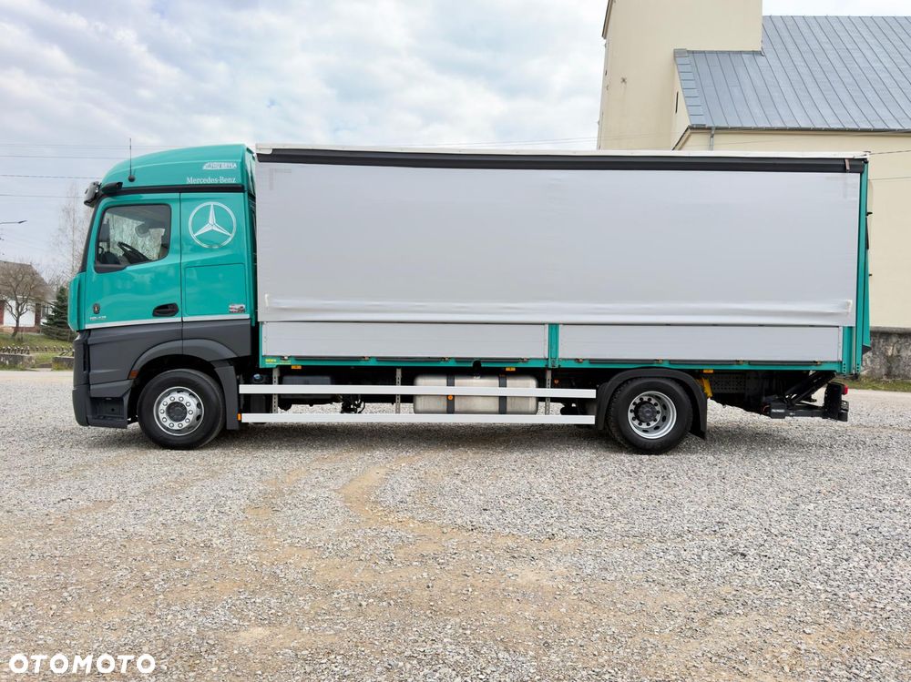 Mercedes-Benz ACTROS 1843 / BURTO-FIRANKA/ KABINA TYPU SALONKA / WINDA  / WIRTUALNY KOKPIT / KAMERY / NOWE OPONY / 18PALET / 8TON ŁADOWNOŚCI / AUTOMAT / DUŻY SILNIK  / SYPIALKA / SERWISOWANY / 2021 / JAK NOWY  / E6 - 12
