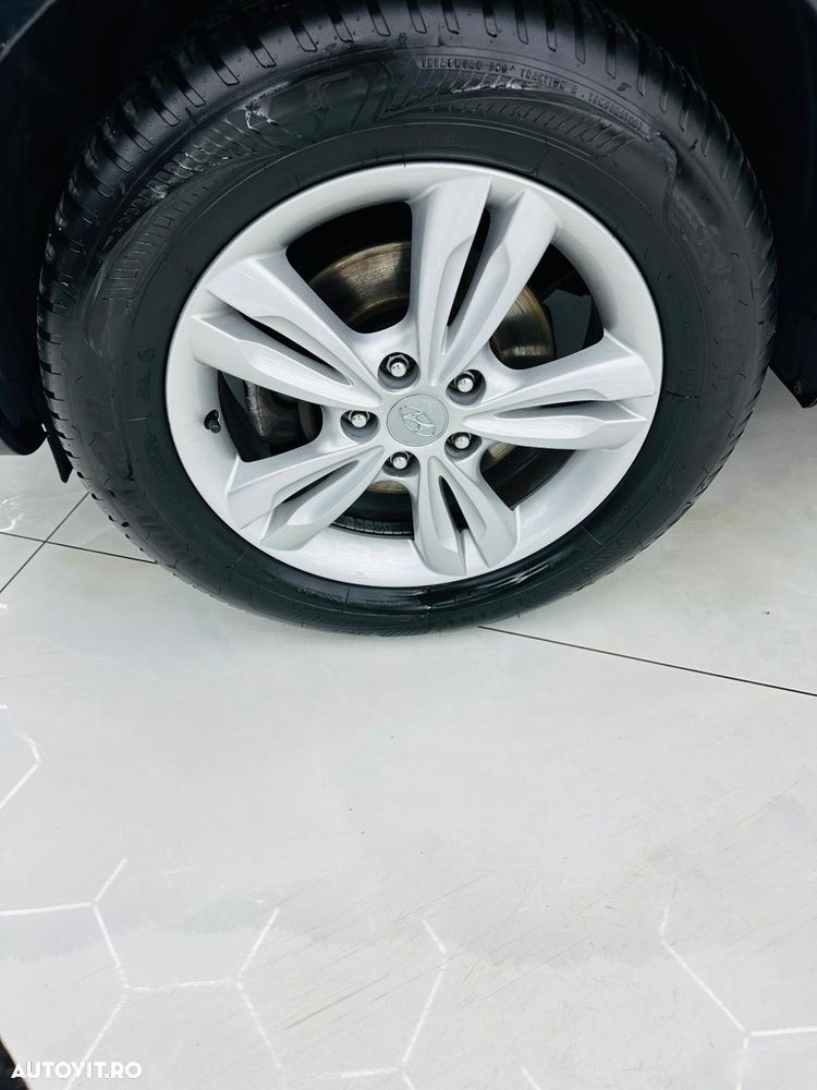 Hyundai ix35 1.7 CRDI 2WD blue Finale Gold - 9