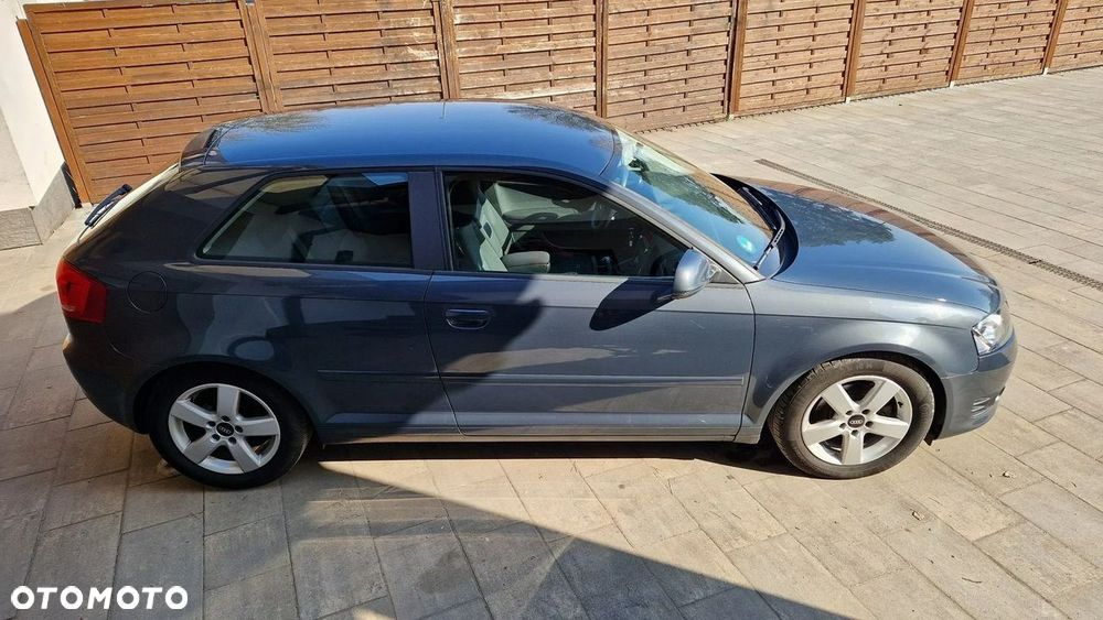 Audi A3 3-drzwiowe 1.6 TDI Attraction - 8