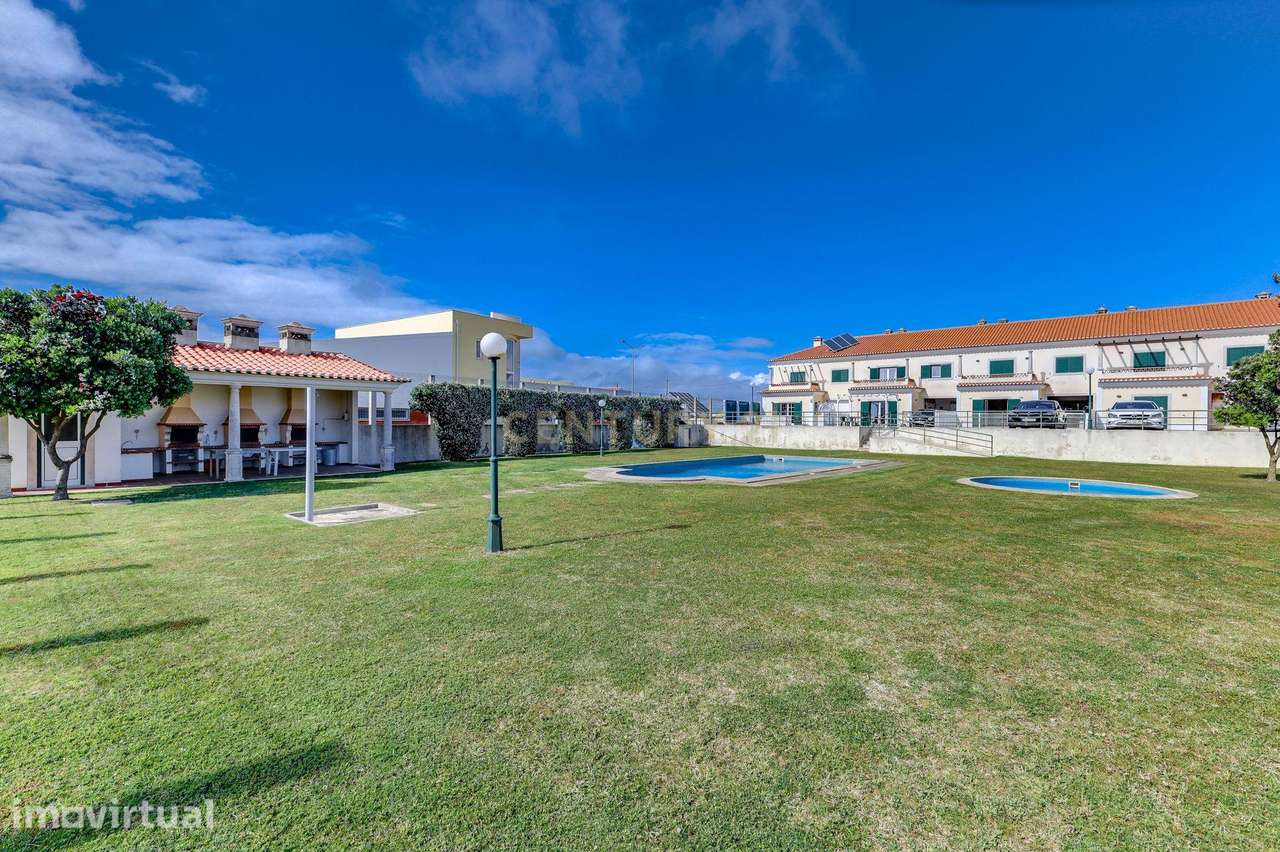 MORADIA T3 EM CONDOMÍNIO FECHADO COM PISCINA, JUNTO À PRAIA DA ASSENTA - Grande imagem: 3/60