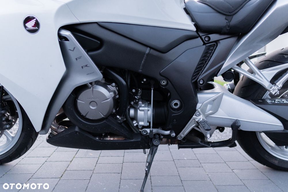 Honda VFR - 24