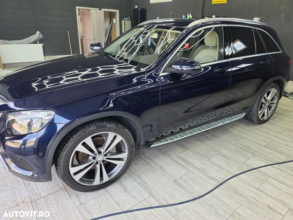 Mercedes-Benz GLC - 12