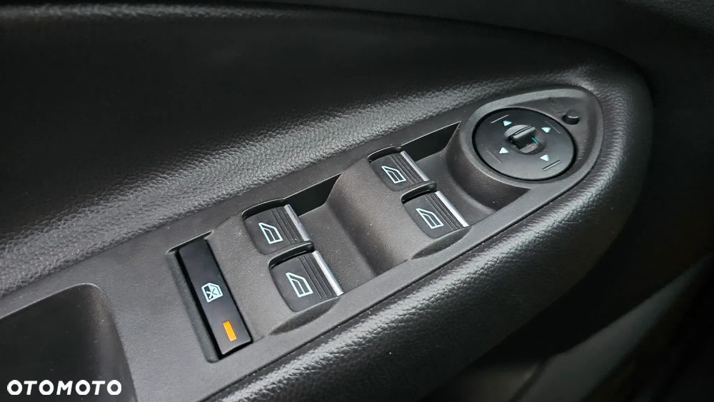 Ford Kuga - 38