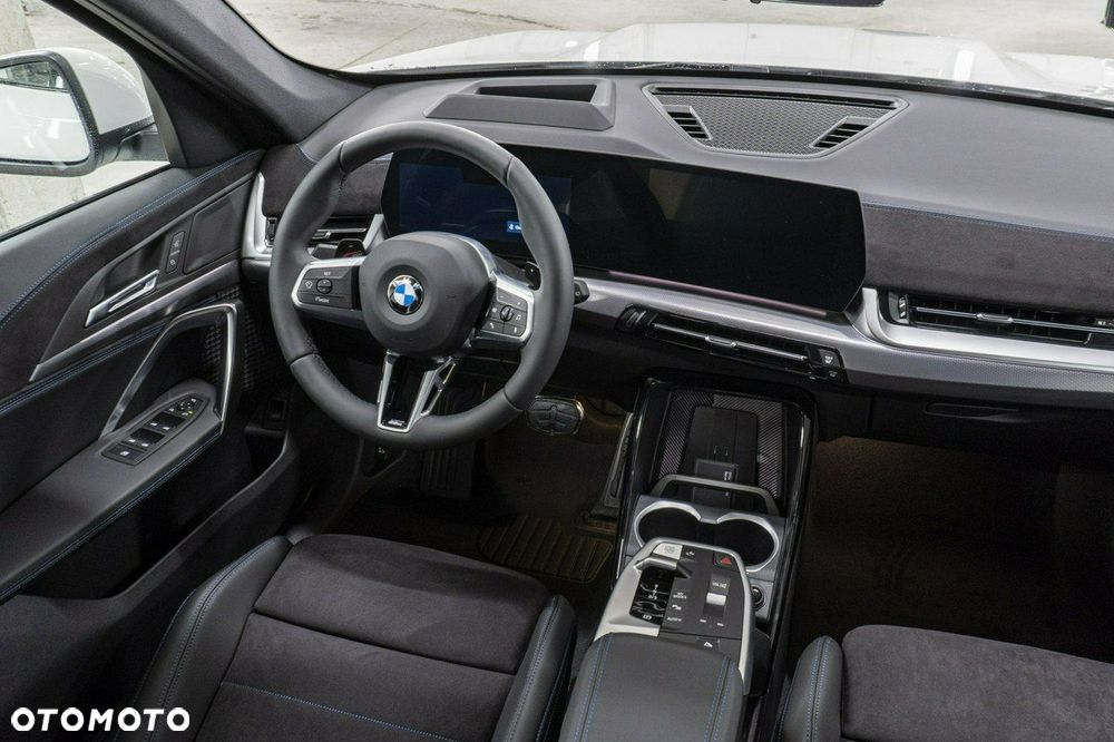 BMW X1 sDrive18i - 16