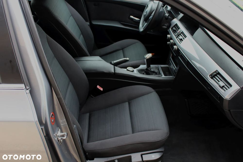 BMW Seria 5 523i Edition Exclusive - 14