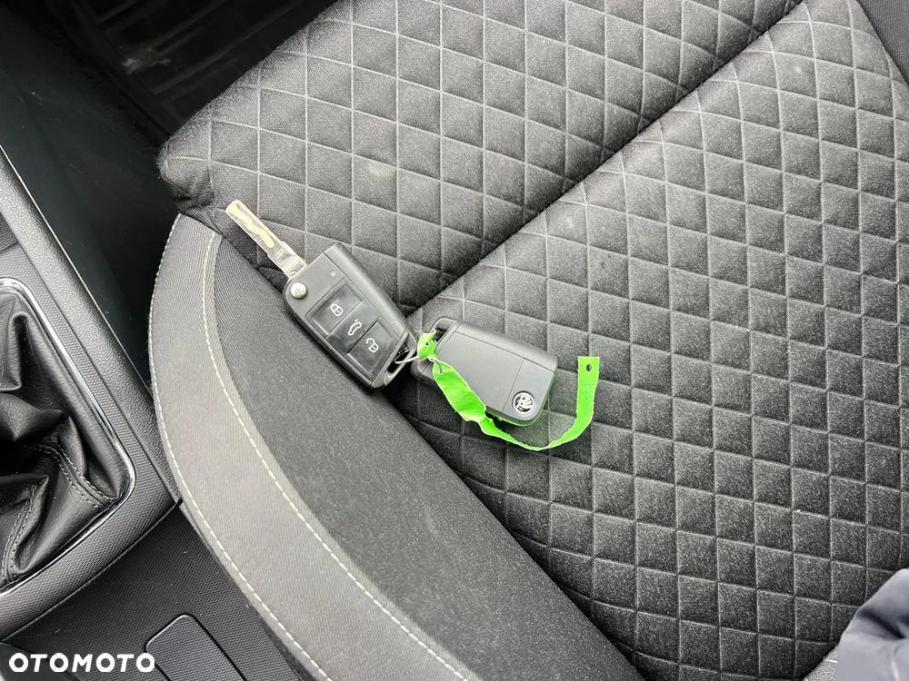 Skoda RAPID 1.0 TSI Style - 22