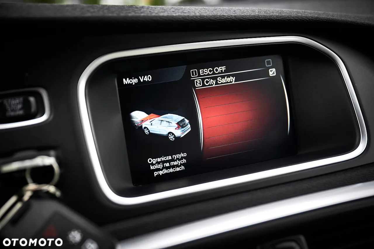 Volvo V40 Cross Country D2 Drive-E Ocean Race - 30