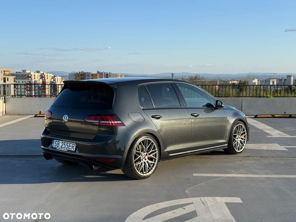 Volkswagen Golf - 12