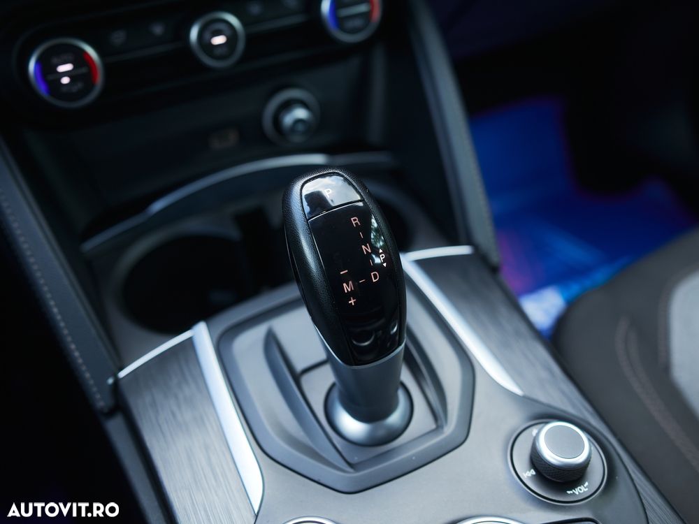Alfa Romeo Stelvio 2.2 16V AT8-Q4 Executive - 27