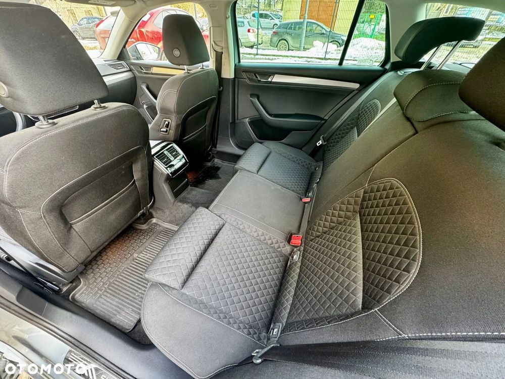 Skoda Superb 2.0 TDI Style DSG - 17