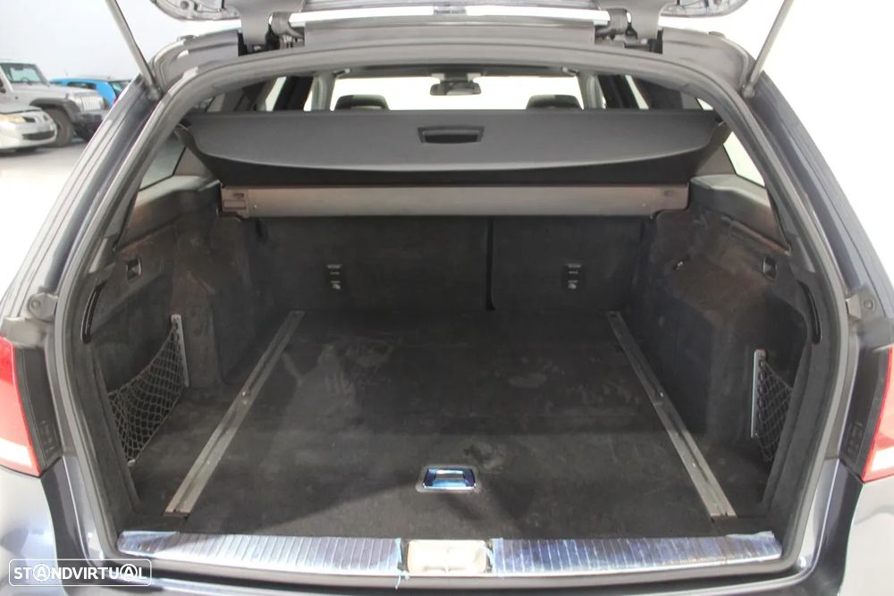 Mercedes-Benz E 250 BlueTEC Avantgarde Auto. - 36