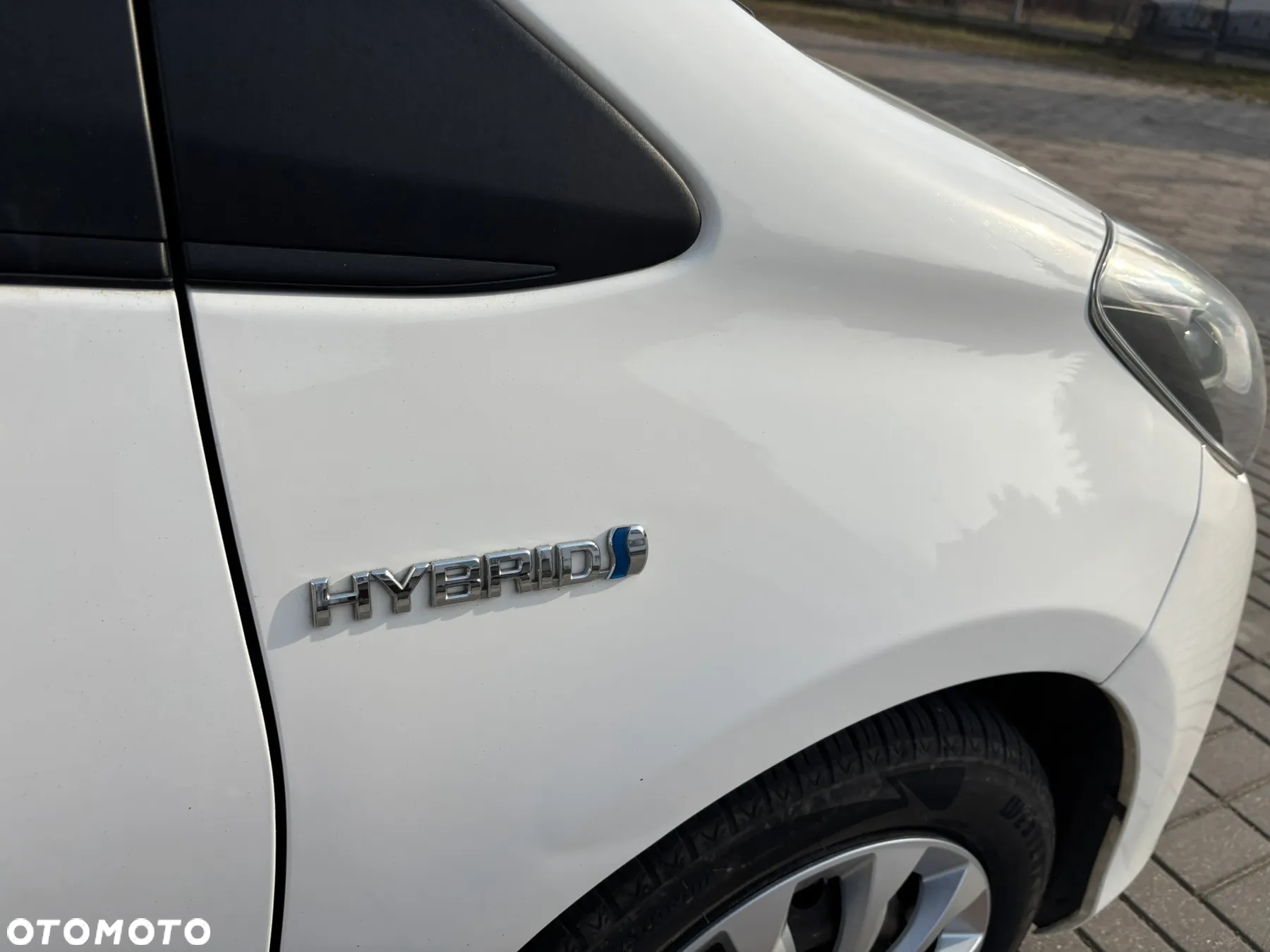 Toyota Yaris Hybrid 100 Premium - 20