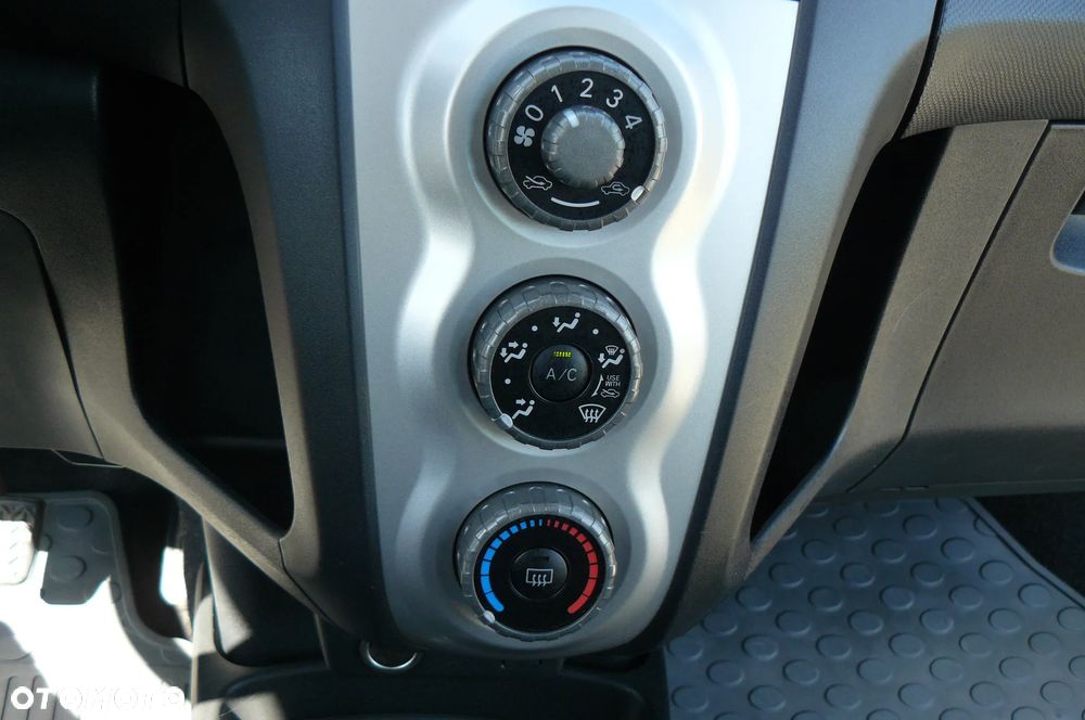 Toyota Yaris - 27