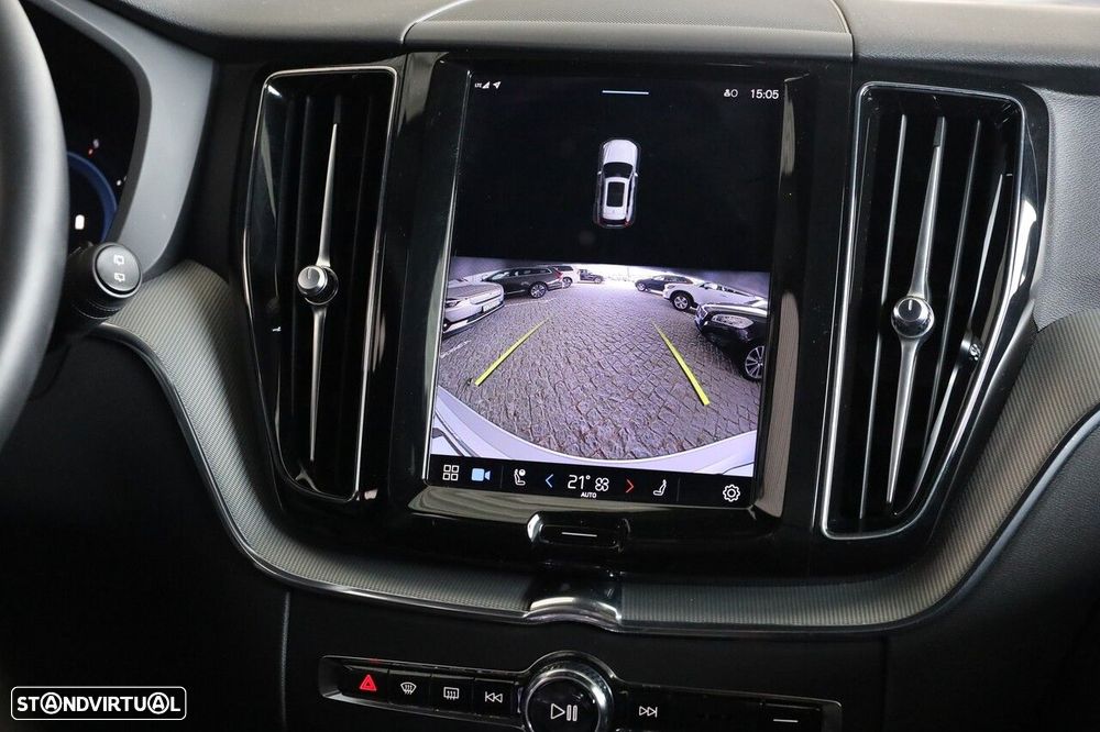 Volvo XC 60 2.0 B4 Plus Dark - 19