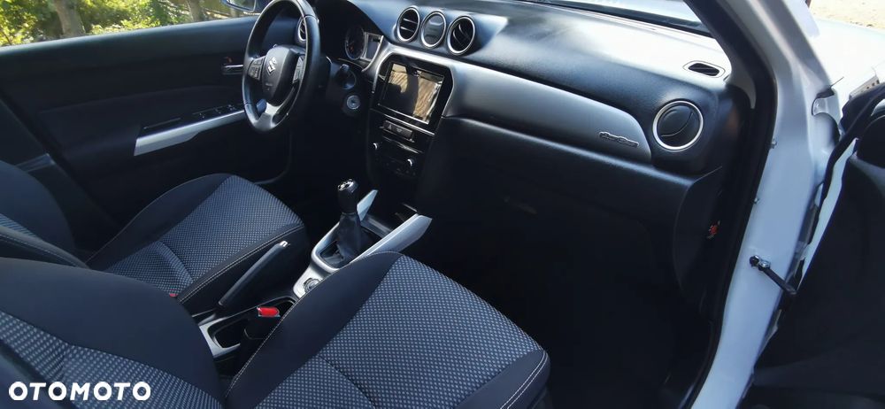 Suzuki Vitara 1.6 (4x4) Allgrip Comfort+ - 12