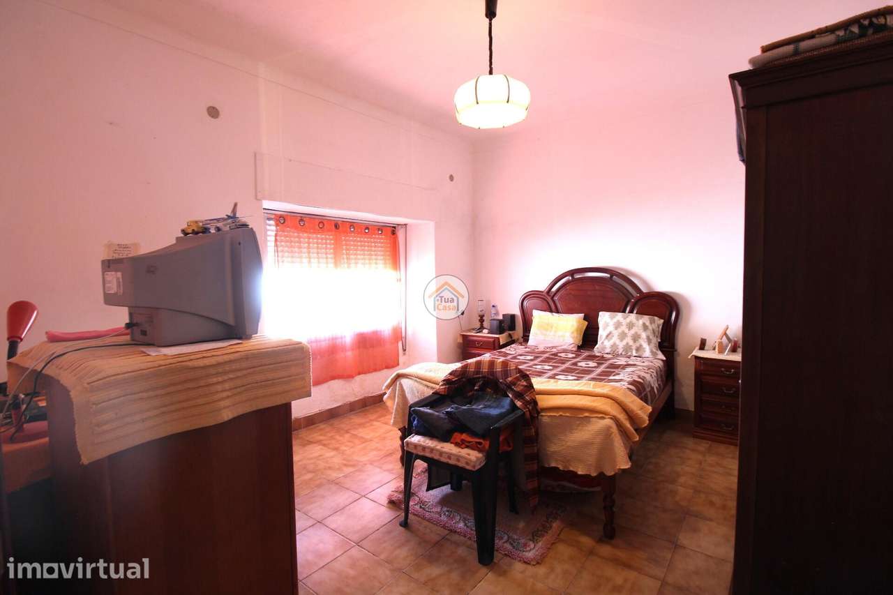 Moradia T2 com Espaço Exterior Localizada na Vila do Torrão, Concelho - Grande imagem: 3/25