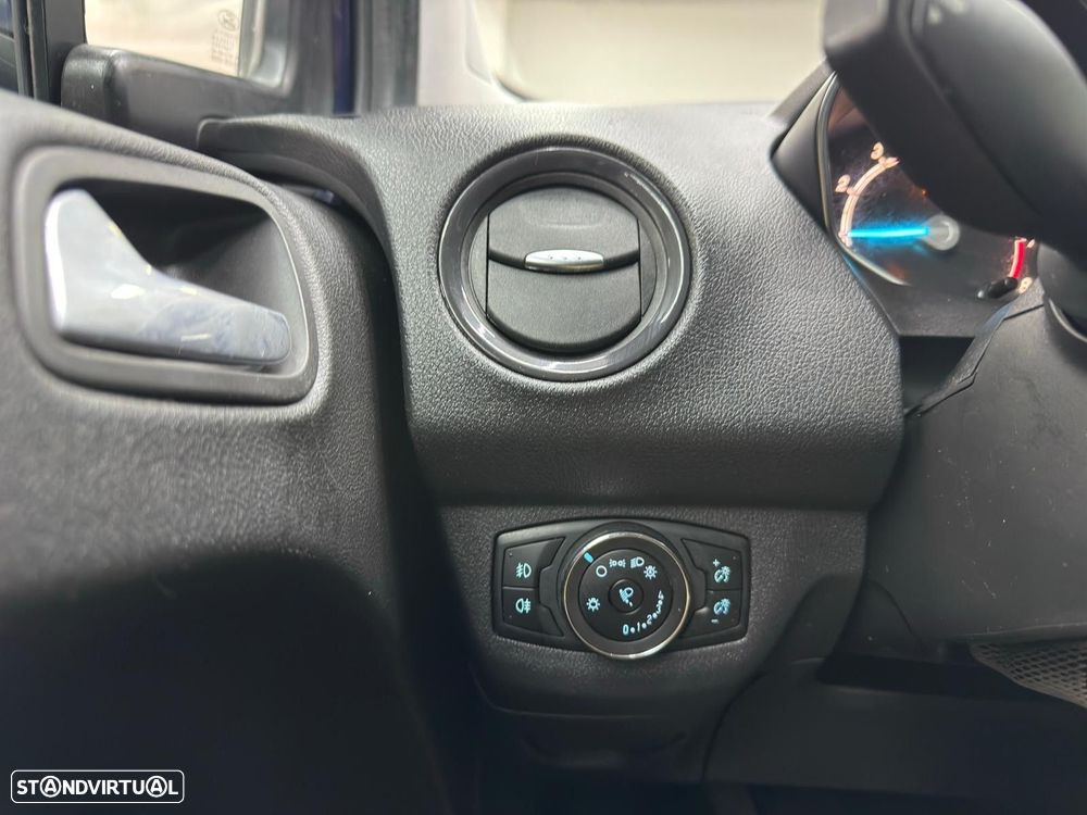 Ford Tourneo Courier 1.0 EcoBoost Titanium - 27