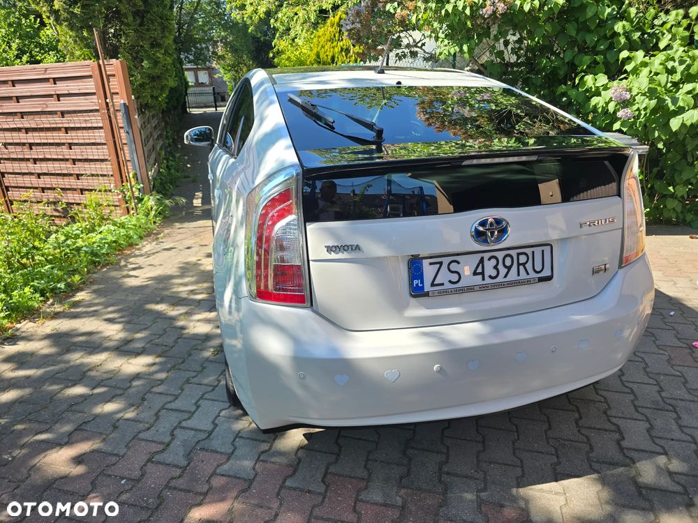 Toyota Prius 1.8 HSD Prestige - 3