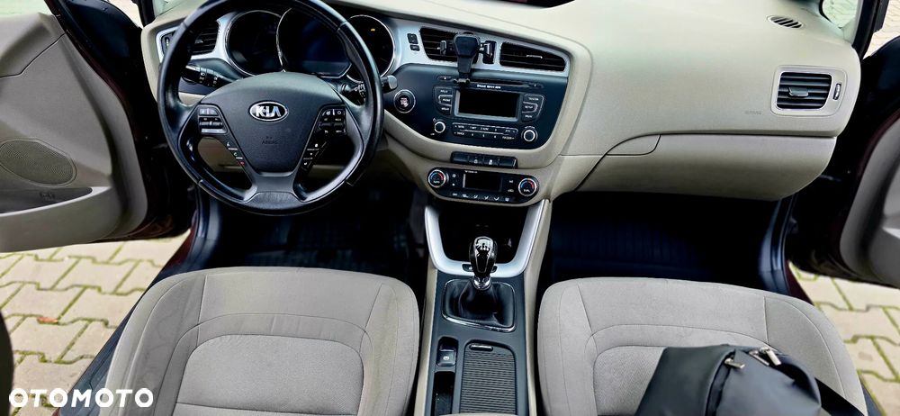 Kia Ceed 1.6 GDI L - 27